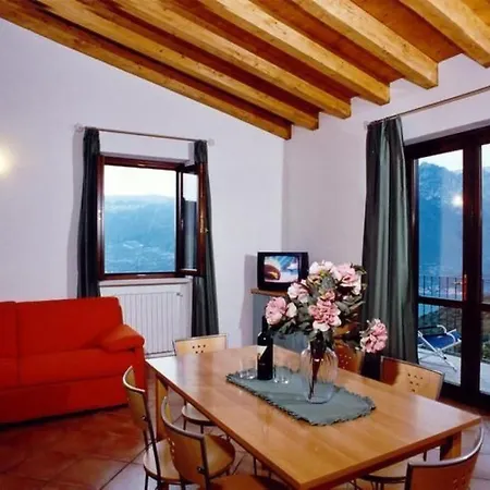 Zwei-zimmer-wohnung Mit Garten' By Interhome